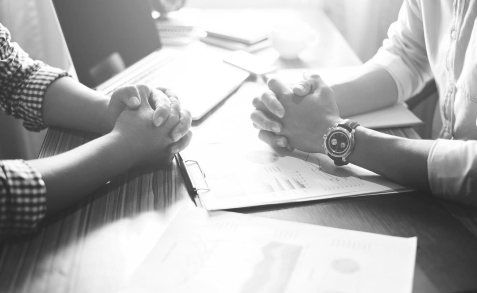 Consultation financière personnalisée avec graphiques et analyses